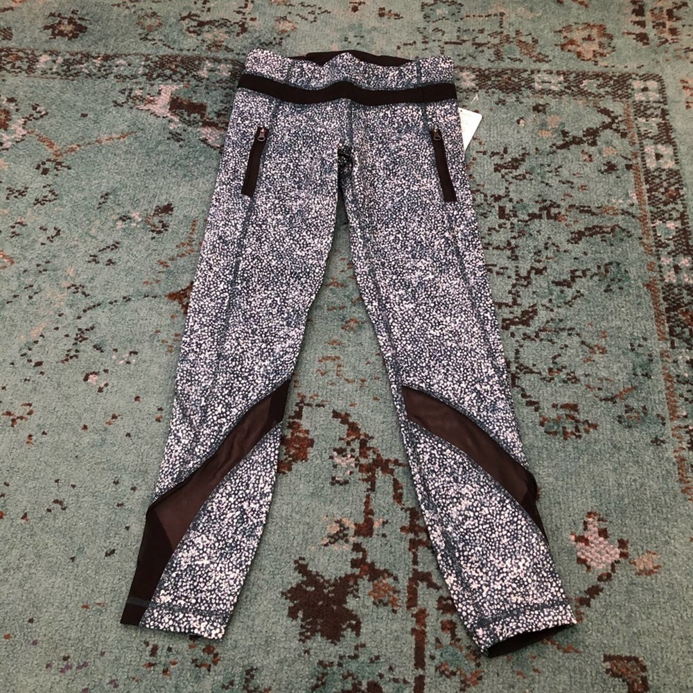 Lululemon inspire tight II Alberta lake pebble